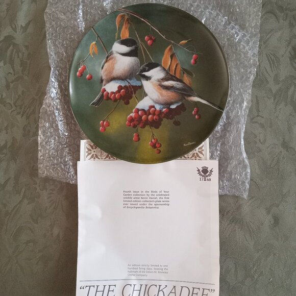 Knowles China Birds of Your Garden collection by Kevin Daniel "The Chickadee" - Picture 1 of 1